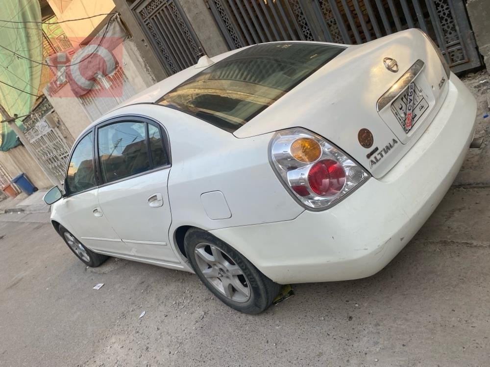 نيسان ألتيما